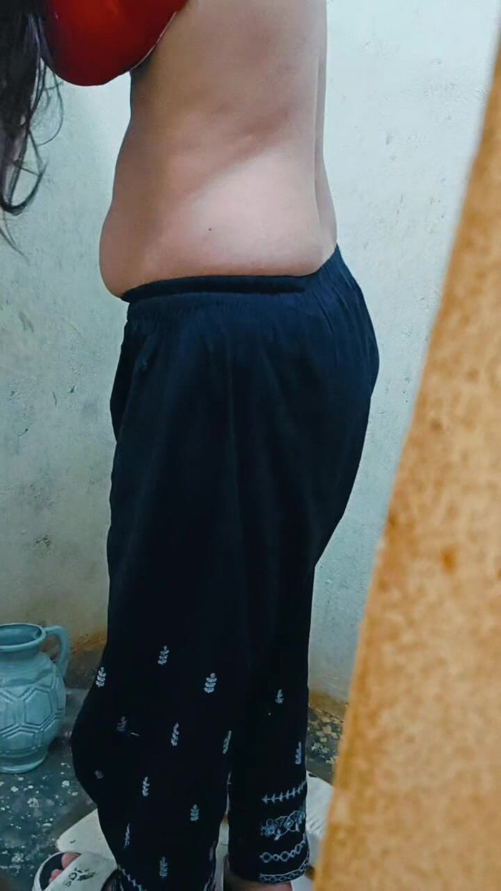 Phatani larki520: Phatan üvey kız kardeş banyo