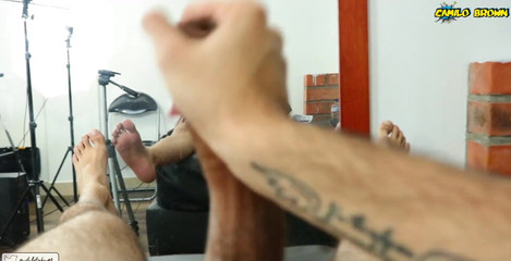 Camilo Brown: Zrcadlové honění s pěknou náloží po show