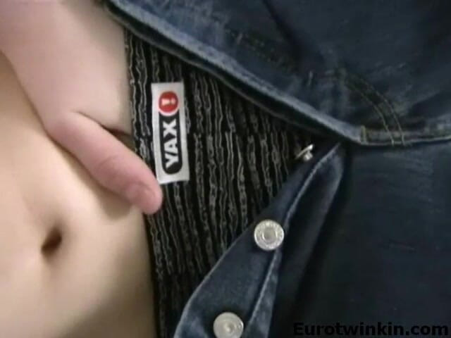 Euro boy xxx: Ashton ateşli dölünü yalıyor