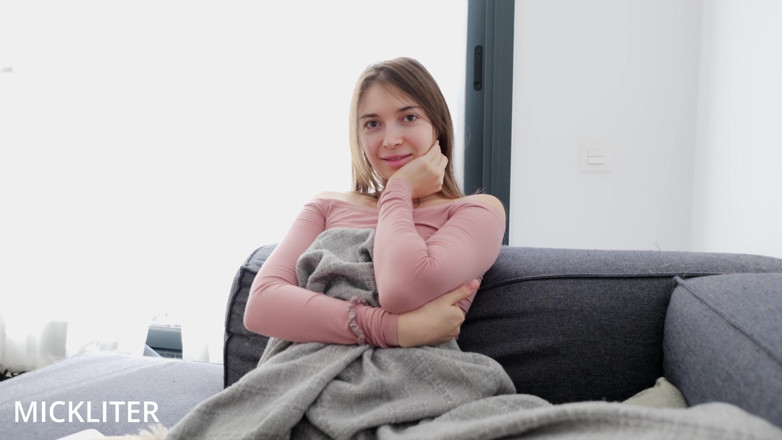 Mick Liter: Il mio vicino si masturba sul divano comune. Come interpretare...