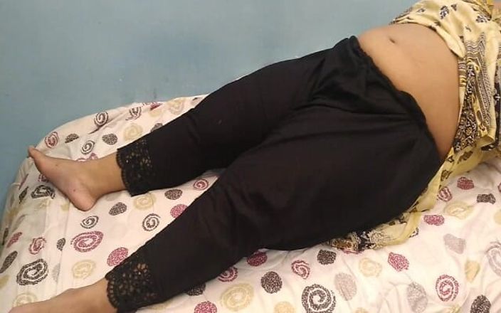 Aria Mia: Punjabi Ayesha tia fodida por empregada!