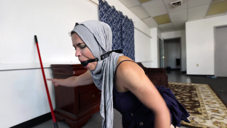 Sammi Starfish: Anal Hooked Hijabi - Anus Stretching