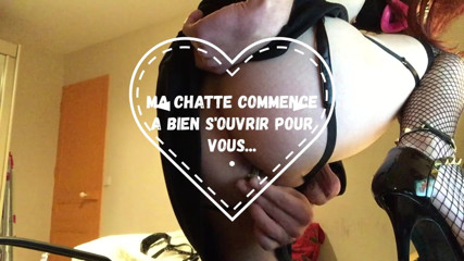 Lingerie travesti French: Oyuncaklarımla oynarken seninle konuşuyorum sonra yüzüme boşalıyor