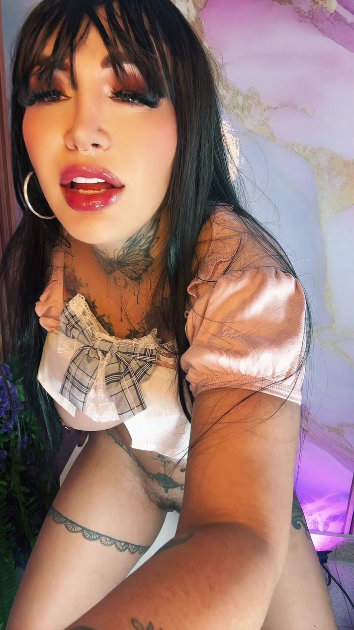 laylawatson: Reibe meine muschi in meiner uniform