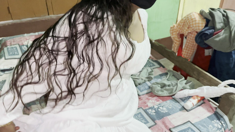 Analupdate: Indiana do interior em biquíni branco em casa sozinha chama...