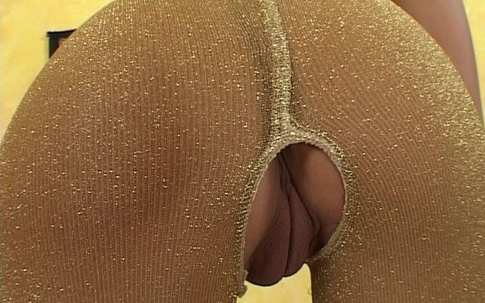 Mya Diamond Studio: Golden Lady