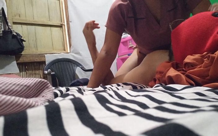 Martin13: Madrasta se grava fazendo sexo comigo para mostrar o vídeo...