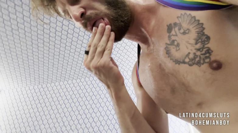 Latino4cumsluts: Hengst mit muskeln, roh gefickt und mit sperma gefüttert