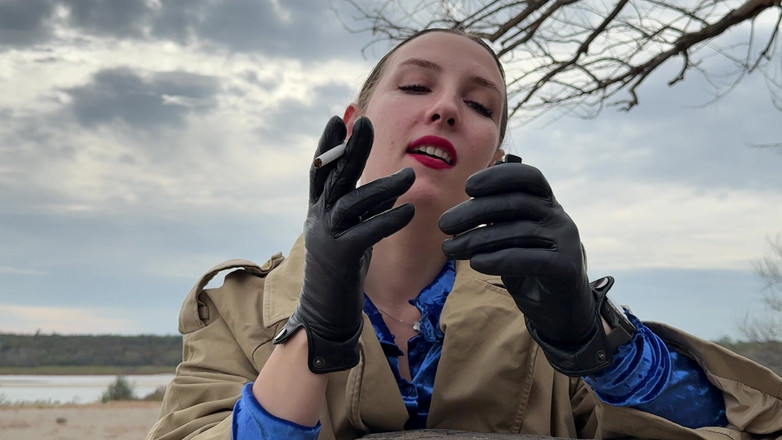 Hottie goddess: Rauch-spuck-verführung