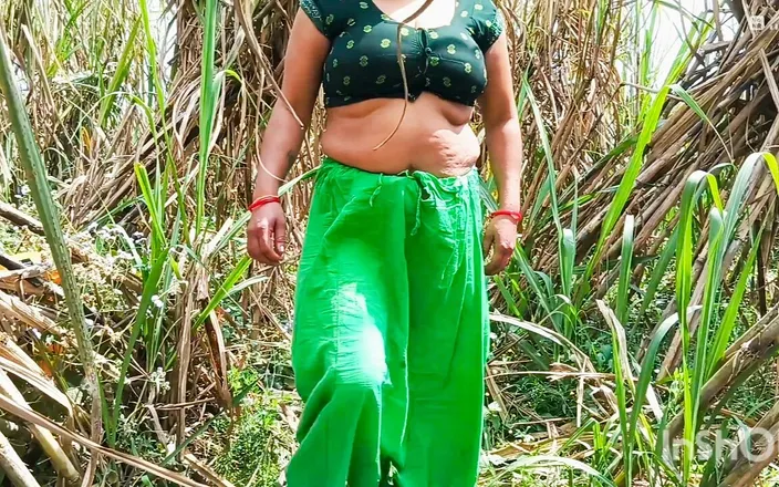 Desistepsis: Indian Bhabhi Fucked Outside the House in Sugarcane Field