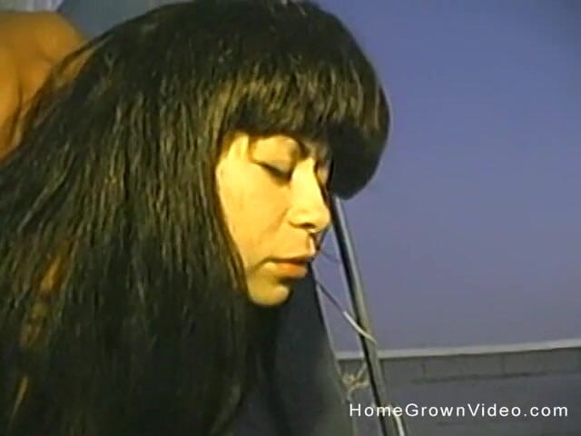 Homegrown GFs: Amatörler çatı pornosu yapıyor
