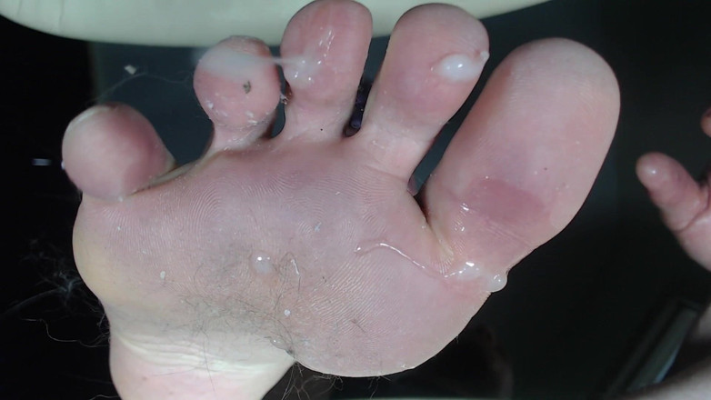 Hunky time: Aspetto Succoso E Un Sacco Di Sperma (palle, Piedi, Cazzo, Culo,...