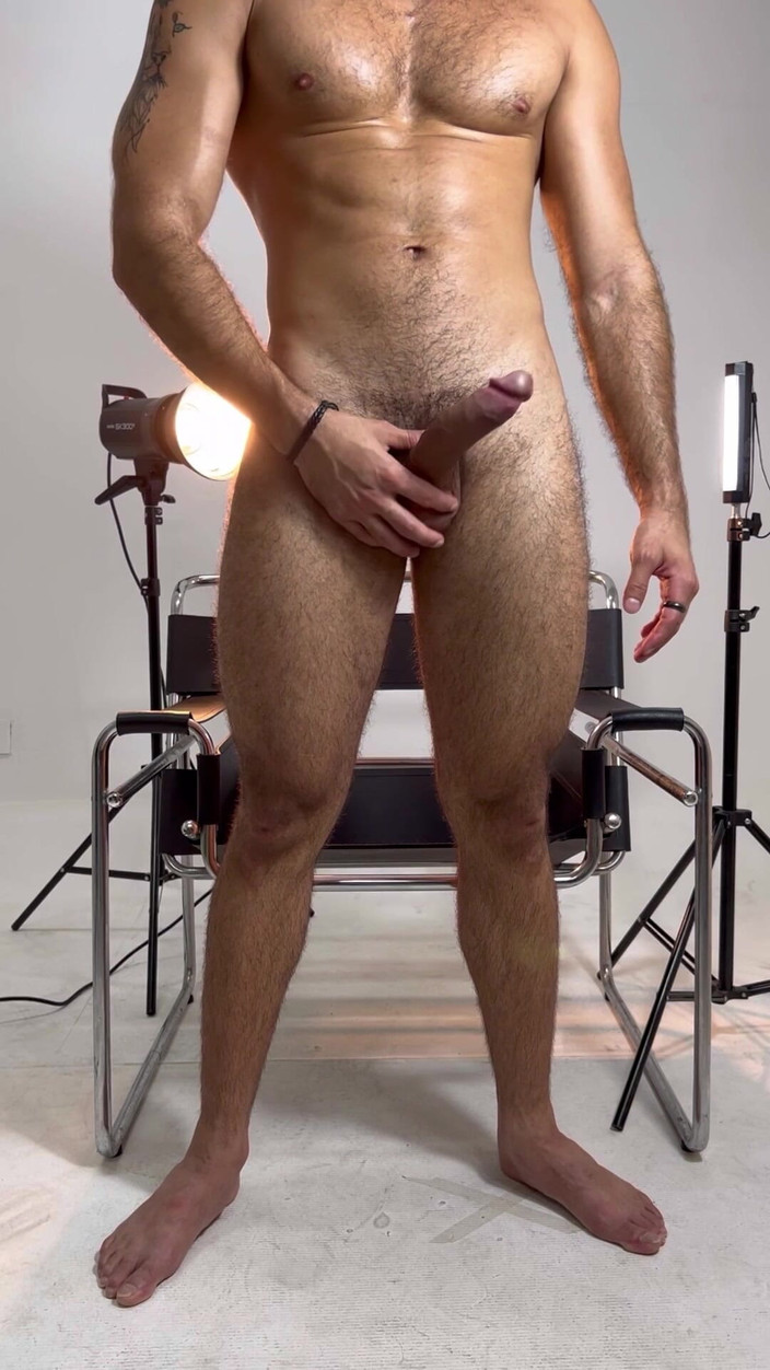 Jhoncytto: Tận hưởng bản thân một chút trong buổi chụp hình