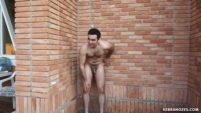 Kebranozes: Internationellt knäbollsmästerskap