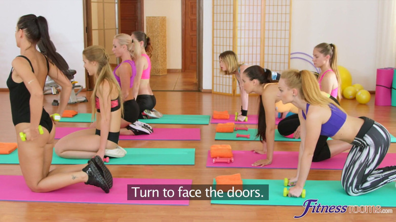 Fitness Rooms: Săli de fitness - Alexis Crystal se transpiră după ore