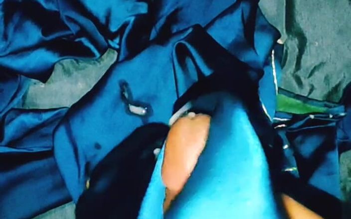 Satin And Silky: Bokep ngocok kontol pakai kain sutera satin yang dicuri (70)