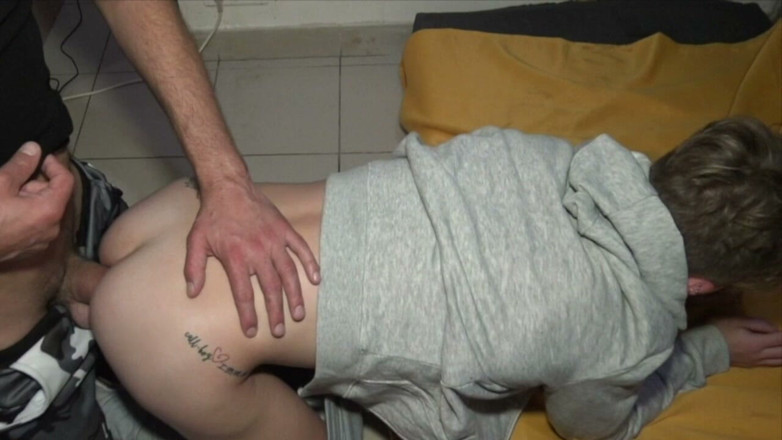 WORLDWIDE RAW FUCK STUDIO: Profitez de cette amatrice porno française incroyable sans capote avec...