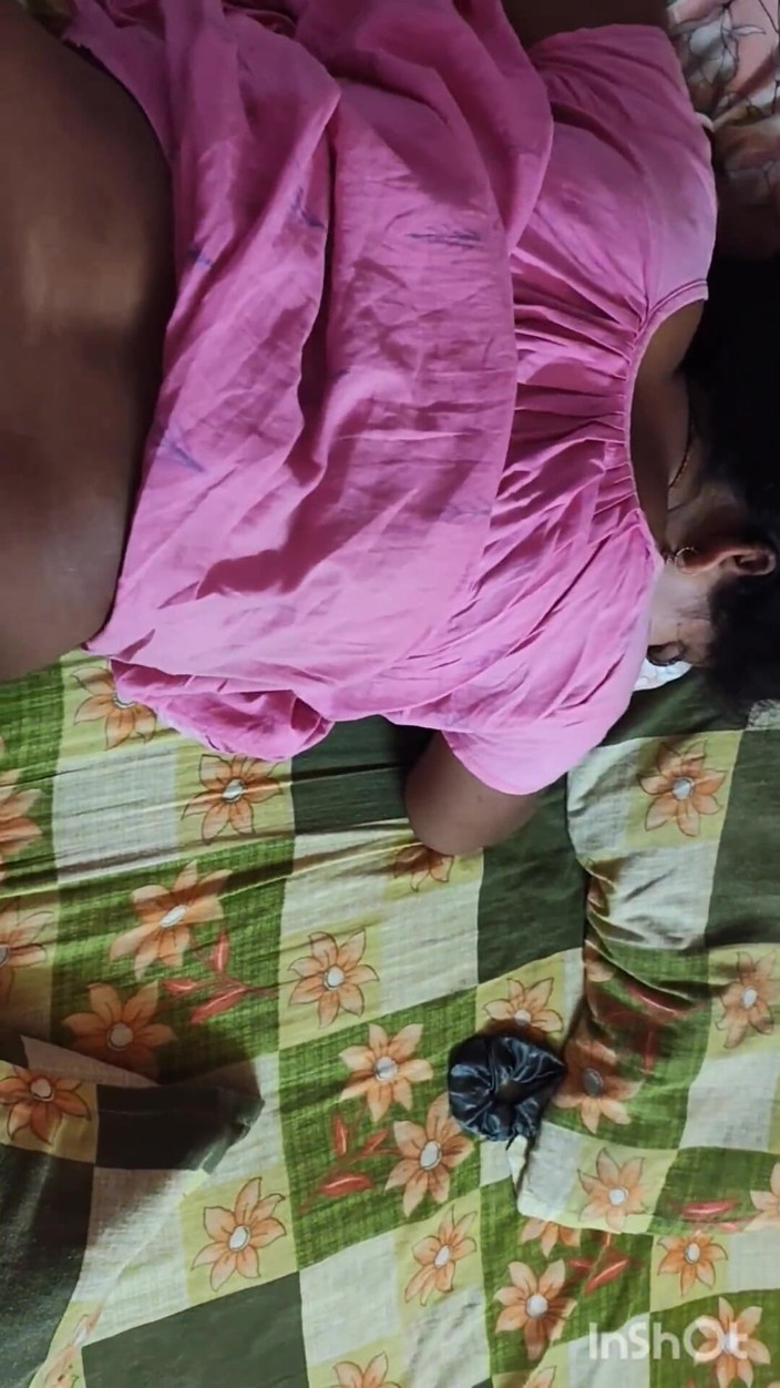 Ranaghat: Bhabhi Padmini berkongkek dalam gaya doggy dengan suami