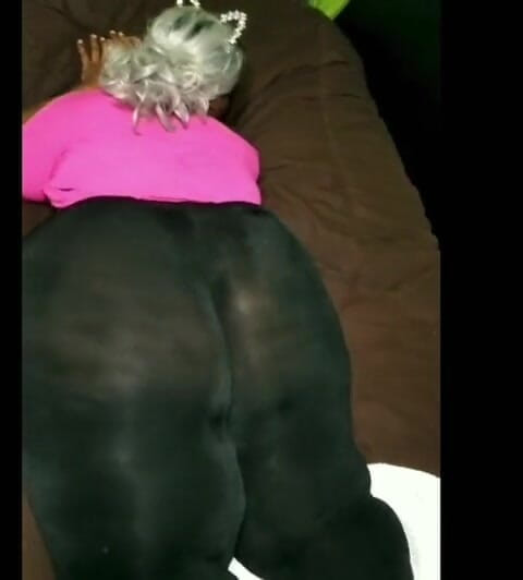 Pearaddiction: That Big Juicy Booty
