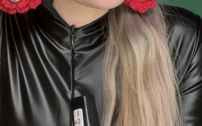 FinDom Goaldigger: 粉色唇彩妆成瘾