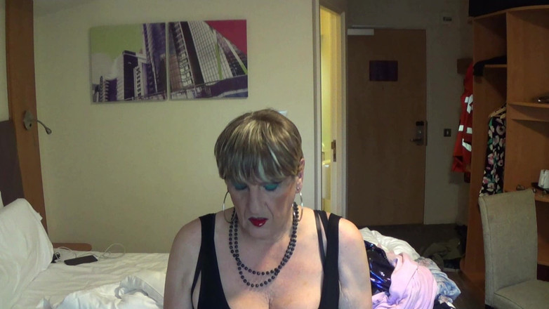 Mature Tina TV: Lifestyle Transvestite