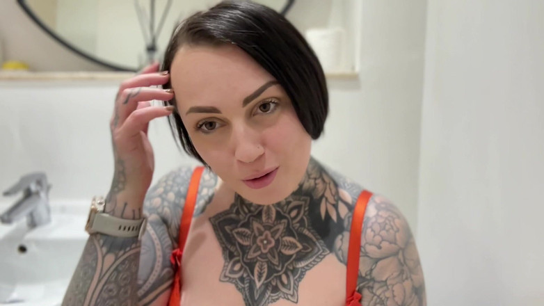 Miss Valentina: Lidská toaleta