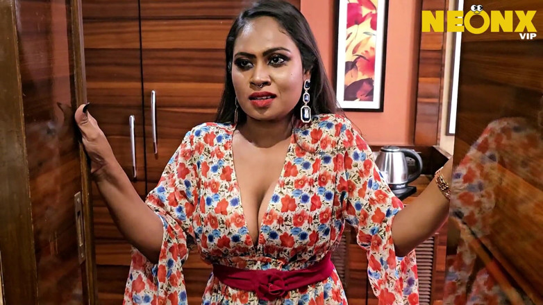NeonxOTT: Pelayan sange India dientot habis-habisan sama pelanggannya di kamar hotel!