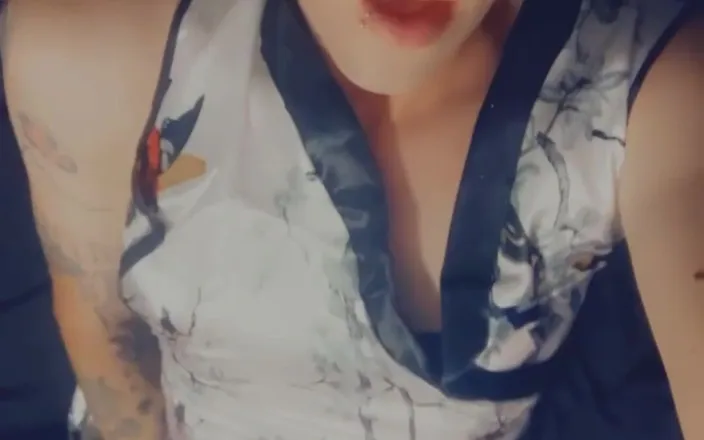 CarmenMelatonin: Sexy kimono babe