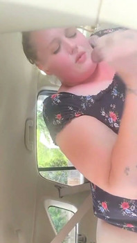 Jari saya memandu krazynya cukup untuk creampie thoat