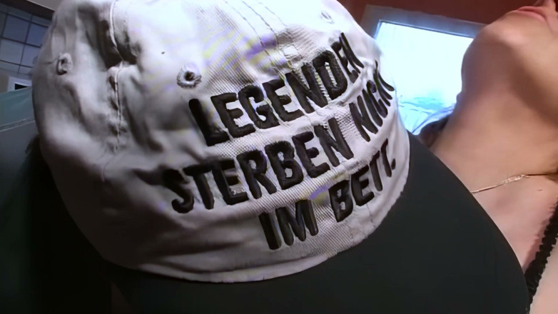 DEUTSCHLAN PORNO XXX: Surový hardcore: kouření, jízda a lízání kundičky