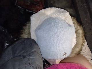 Lesbian-candys: 我的邻居在小屋里给我舔阴，这样没有人知道我们是真正的女同性恋者