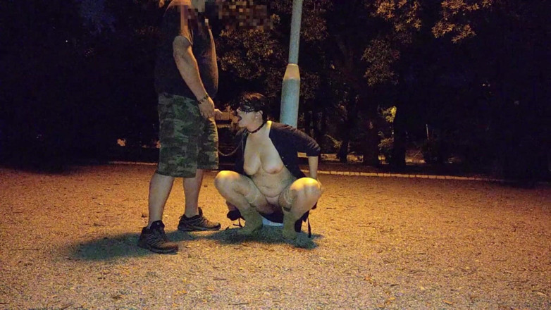 Toilet Mommy: Master need to pee on leashed slave