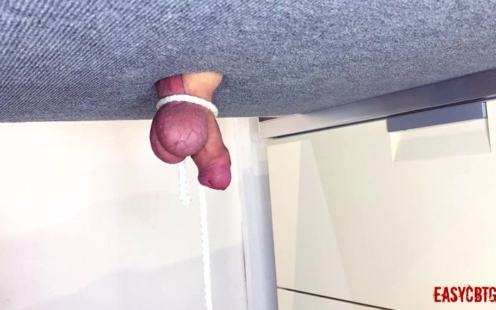 AnnyCandyPainboy: 자지를 묶고 노는 여주인 Easycbtgirl