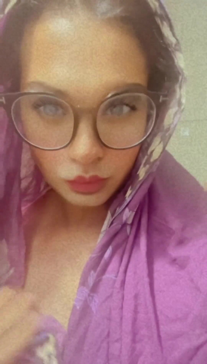 Apple00001: Travessia sensual | Crossdressing romântico | Sozinho com vestido feminino