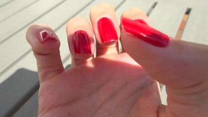 Lady Victoria Valente: Kuku merah sangat cantik - kuku alami yang panjang!