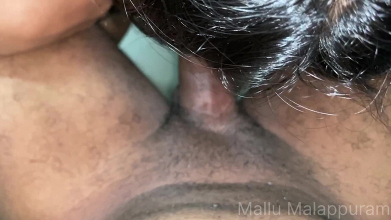 Mallu_Malappuram: マルおばさんと義理の兄が他人から隠れて性交渉をしている