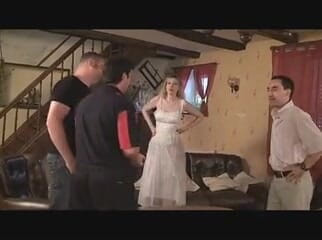 European Classics: Braut hart in einem gangbang gefickt