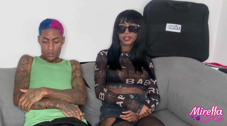 Mirellaoficialx: Mon ami ne change pas à chaque fois qu’il vient me...