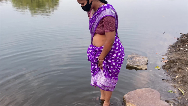 Raniki chut: Desi Beautiful Bhabhi Outdoor Private Sex Full Hindi Audio