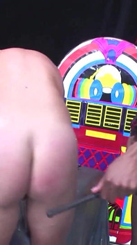 Seks w trójkącie z dwoma dużymi kutasami Trans w Copacabana