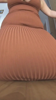 Giantess Finds an Un-willing Pet