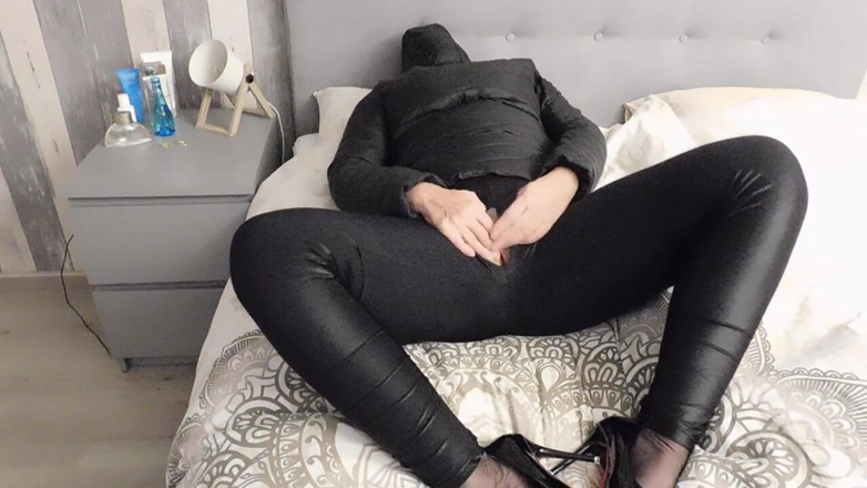 Nylon Ann: การเล่นหายใจนิดหน่อย