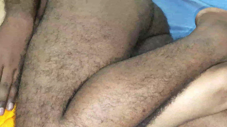 Desistar: Trovo la mia matrigna arrapata nella stanza porno in india