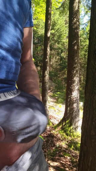 CumShorts: Pancutan mani di luar