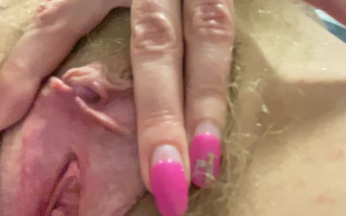 Hairy couple: Kencing, kencing, kentut, dan memek berbulu close up