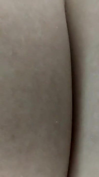 La tournée de mes énormes seins et décolleté ! Gros plan en POV ! Mets ton visage dans mes seins maintenant ! Ce sera beaucoup plus intéressant que tout le monde