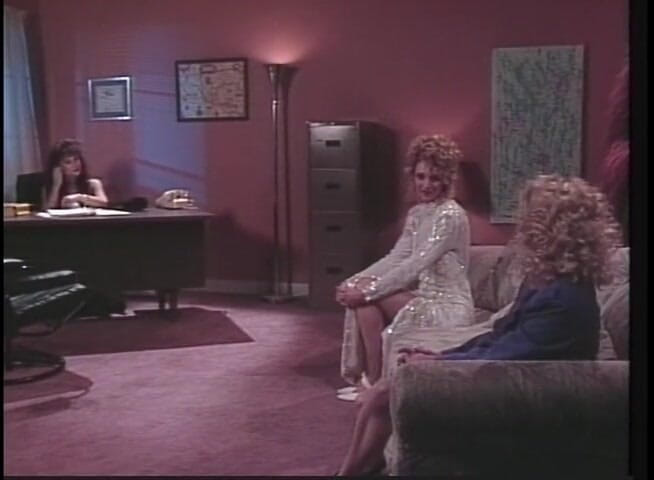 American Idol X: Vintage - lesbian jilat memek pakai dildo