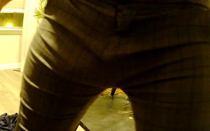 Dick Pants: Îndepărtând hainele de lucru ale zilei