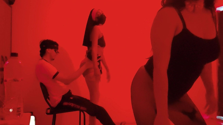 NEGRITA SEXY: Chúng tôi đã tổ chức một bữa tiệc độc thân cho người...
