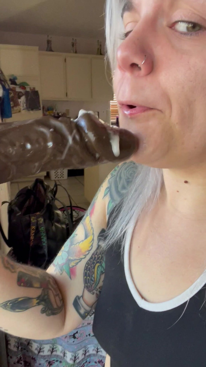 CherryBombBomb: Pov ngocok besar pria kulit hitam sampai ceroboh